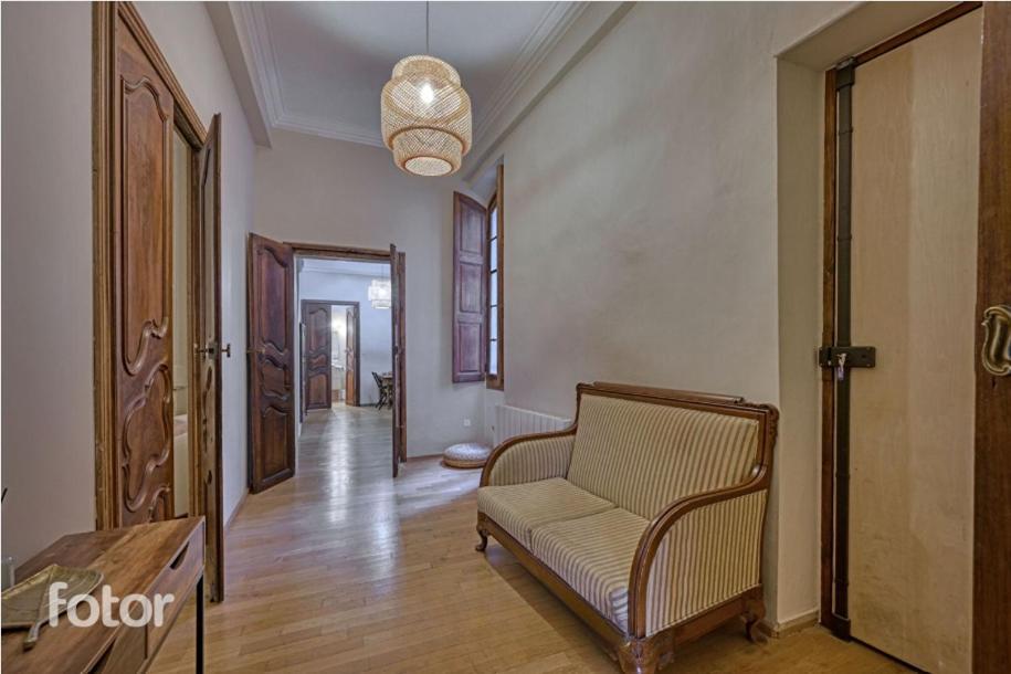 Superbe Appartement 95M2 Proche Arenes- Parking Offert Nimes Exterior photo